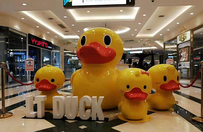 玻璃鋼雕塑制�?.jpg 玻璃鋼雕塑制�?.jpg